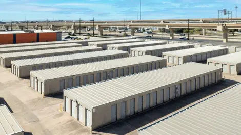 Exterior view of storage facility Devon Self Storage - Loop 410 in San Antonio, TX