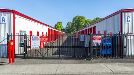 Devon Self Storage Kauffman Ave. Vancouver, WA Exterior Gate Access