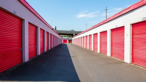 Exterior units at Devon Self Storage Schmeer Road