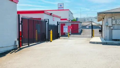 Exterior image of Devon Self Storage access gate Schmeer Road