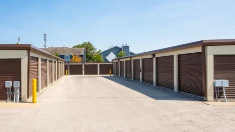 Drive up storage units in Lawrence, University Storage - Lawrence : Managed by Devon Self Storage