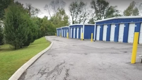 Devon Self Storage - Fort Campbell, drive up storage