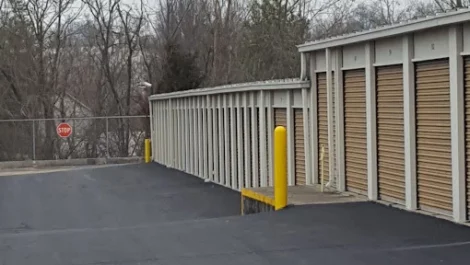 Self Storage in Cape Girardeau, MO on 1678 Kingsway Drive, outdoor storage units
