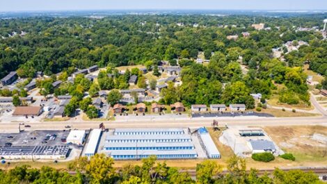 Devon - Exterior Facility Image Collinsville, IL on 812 South Morrison Ave