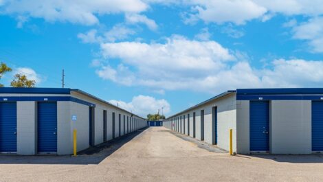 Devon - Exterior Units Collinsville, IL on 812 South Morrison Ave