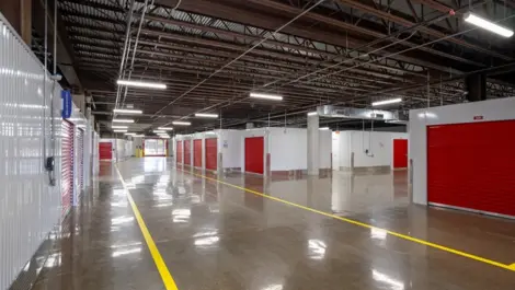 Indoor storage with wide lane drive up, Devon Self Storage - Baton Rouge
