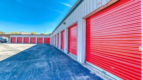 drive up storage units in Grand Rapids off Ball Ave, Devon Self Storage- Ball Ave.