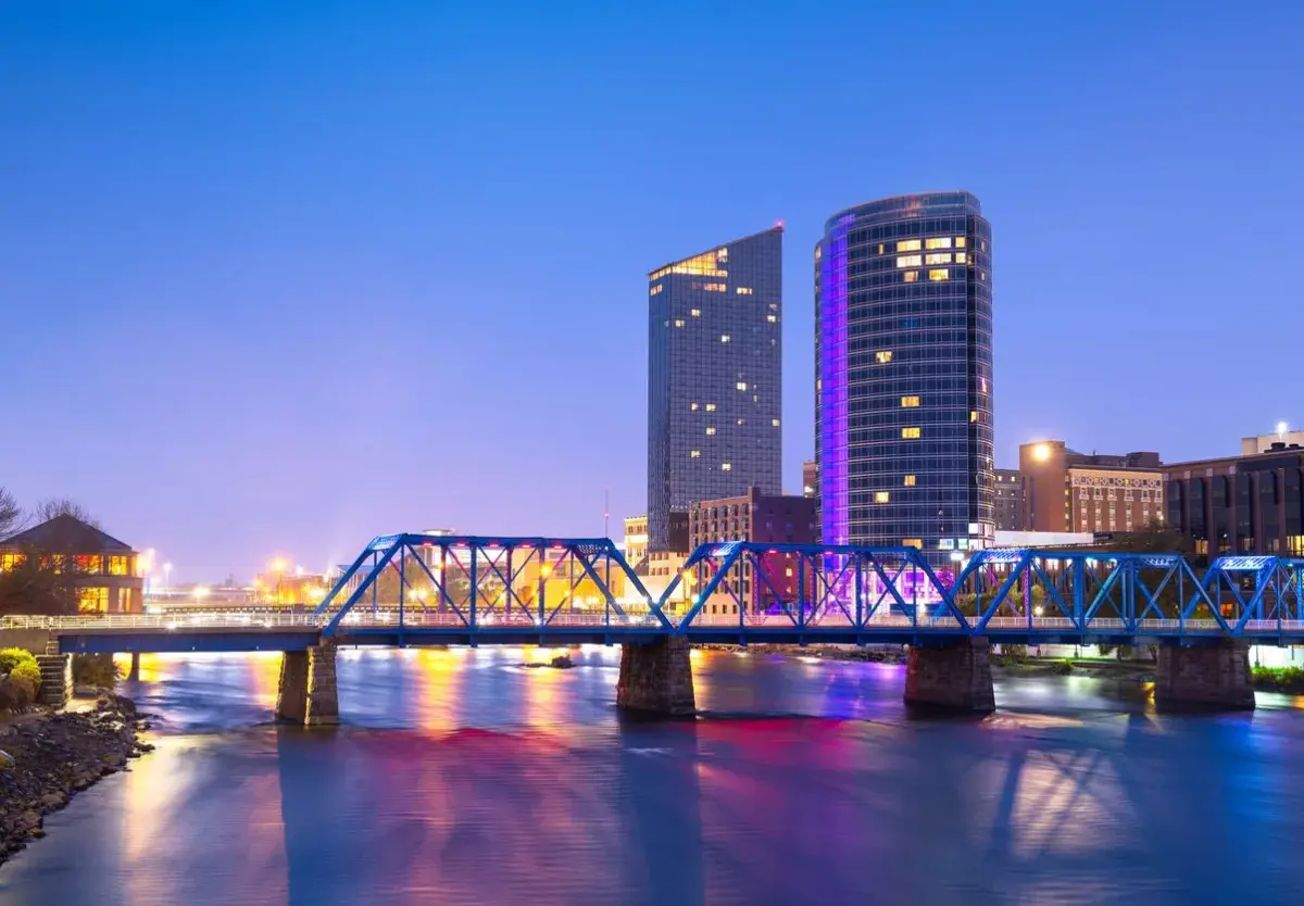 City view of Grand Rapids, tall buildings, bridge night time view