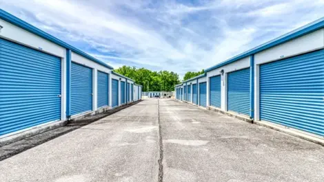 Outdoor, drive up storage units Springfield TN